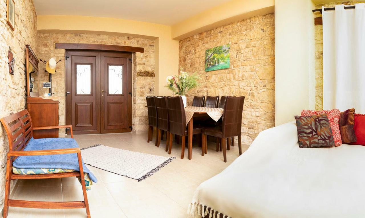 パ フォス Salamiou Stone Houseヴィラ エクステリア 写真