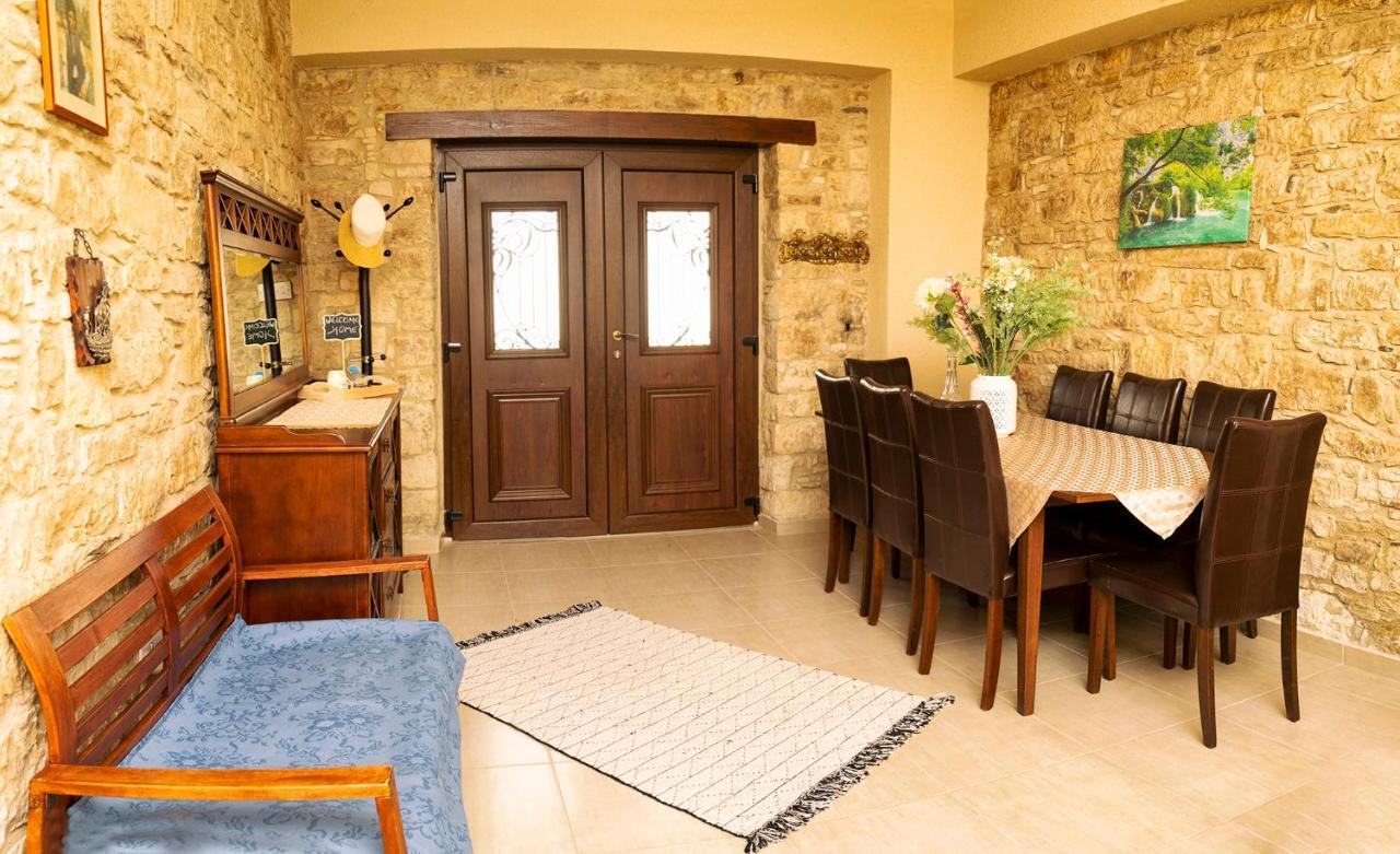 パ フォス Salamiou Stone Houseヴィラ エクステリア 写真