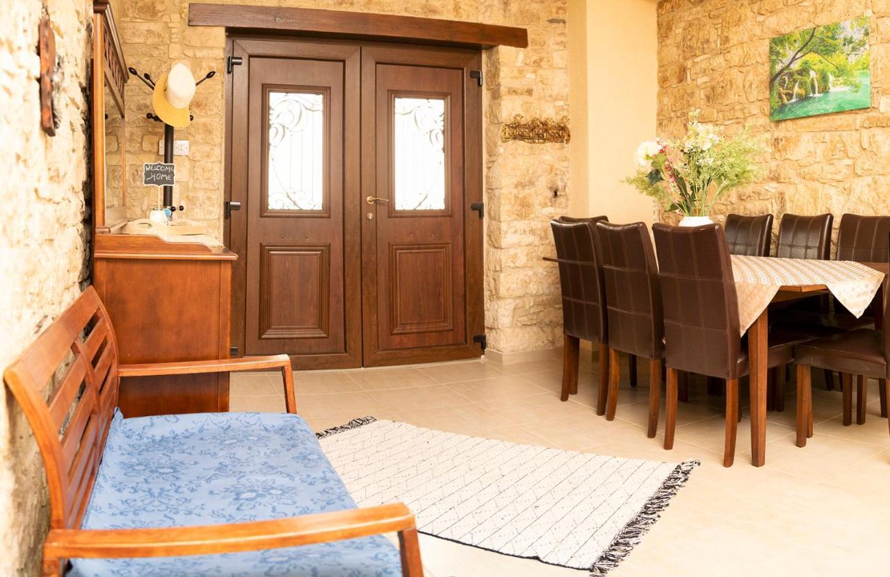 パ フォス Salamiou Stone Houseヴィラ エクステリア 写真